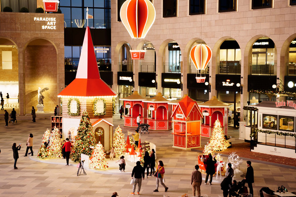 인천 파라다이스시티에 13일부터 국내 최대 규모 크리스마스마켓이 열린다. ⓒ파라다이스시티